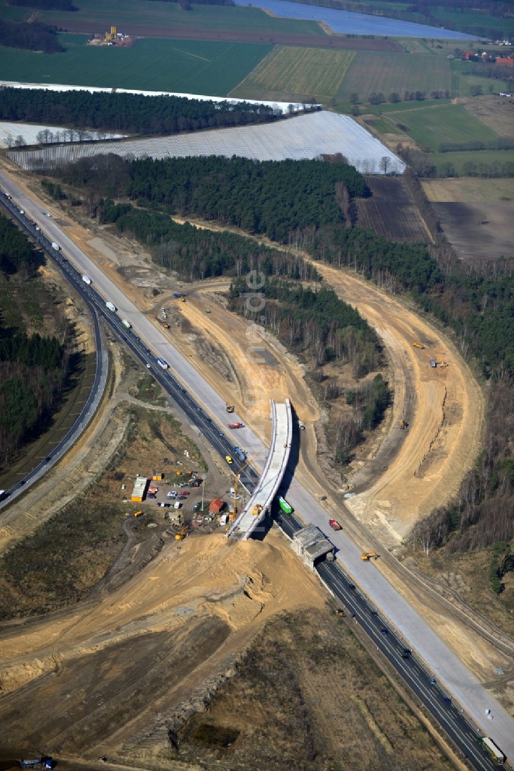 Groß Ziethen aus der Vogelperspektive: Baustelle zum Um- und Ausbau des Autobahndreieck AD Havelland im Bundesland Brandenburg