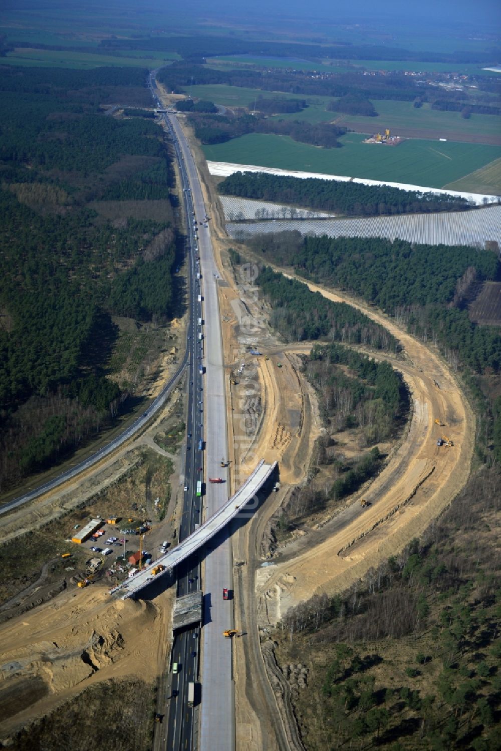 Luftbild Groß Ziethen - Baustelle zum Um- und Ausbau des Autobahndreieck AD Havelland im Bundesland Brandenburg