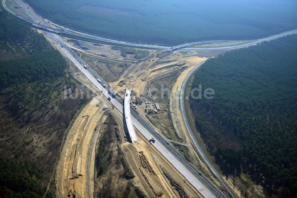 Luftbild Groß Ziethen - Baustelle zum Um- und Ausbau des Autobahndreieck AD Havelland im Bundesland Brandenburg