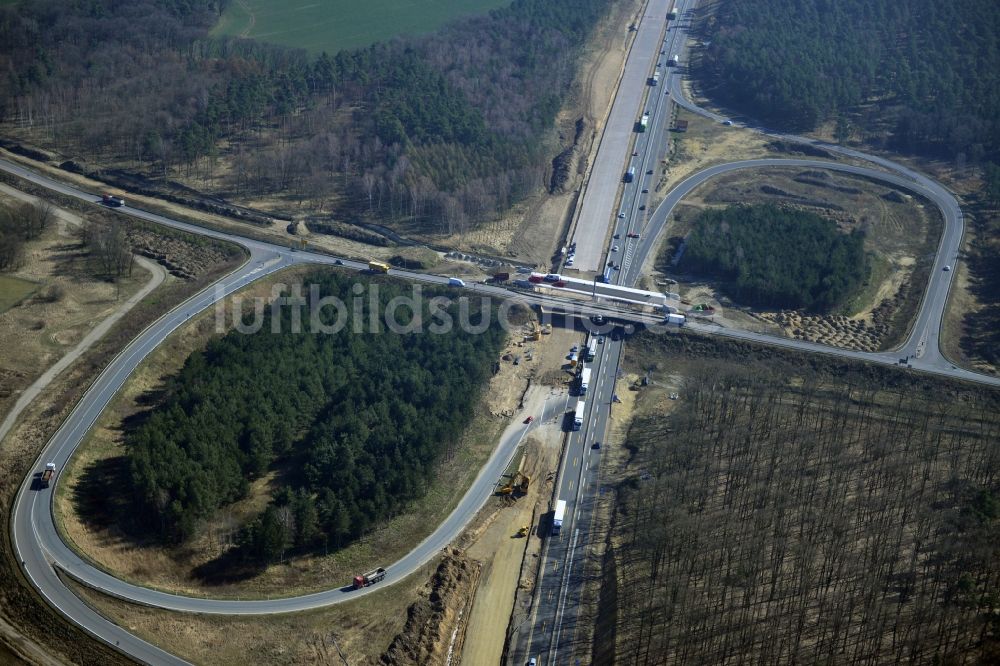 Luftbild Groß Ziethen - Baustelle zum Um- und Ausbau des Autobahndreieck AD Havelland im Bundesland Brandenburg