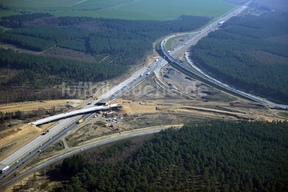 Luftbild Groß Ziethen - Baustelle zum Um- und Ausbau des Autobahndreieck AD Havelland im Bundesland Brandenburg