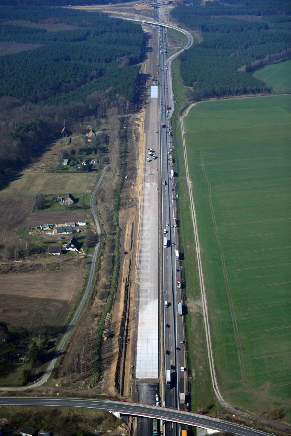 Luftbild Groß Ziethen - Baustelle zum Um- und Ausbau des Autobahndreieck AD Havelland im Bundesland Brandenburg