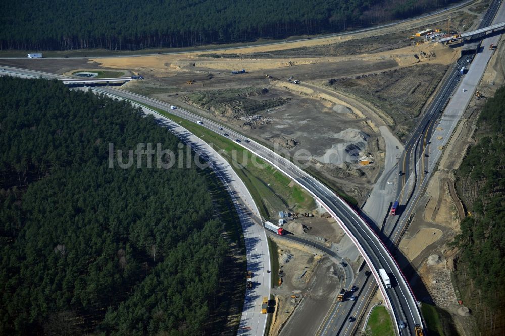 Luftbild Groß Ziethen - Baustelle zum Um- und Ausbau des Autobahndreieck AD Havelland im Bundesland Brandenburg