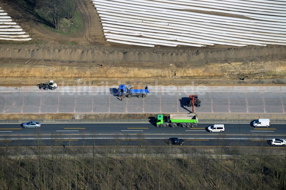 Groß Ziethen aus der Vogelperspektive: Baustelle zum Um- und Ausbau des Autobahndreieck AD Havelland im Bundesland Brandenburg