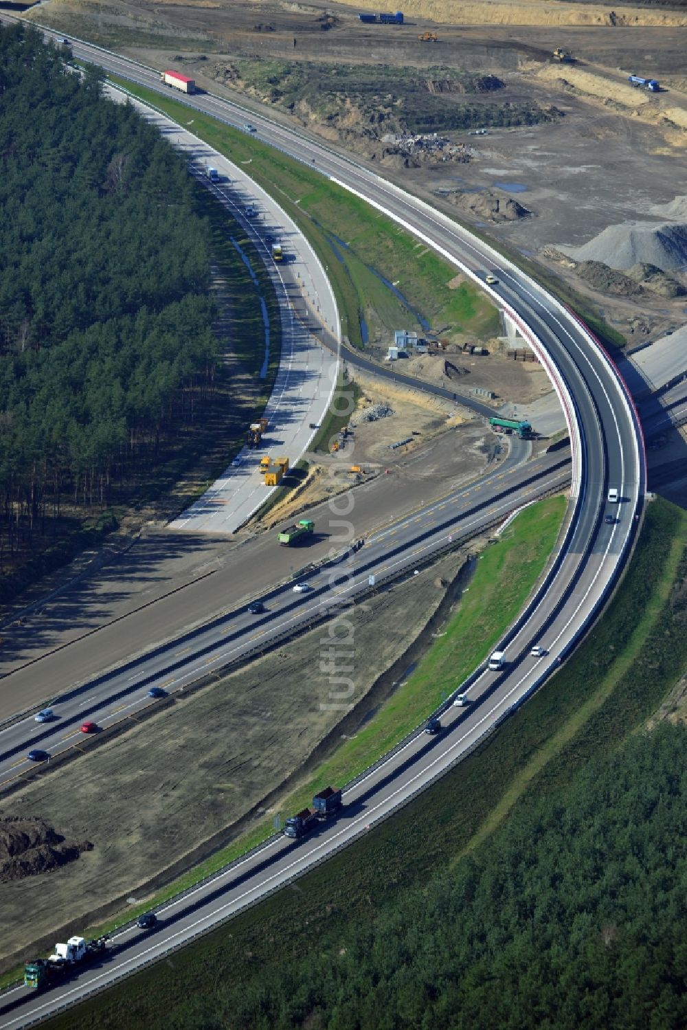 Groß Ziethen von oben - Baustelle zum Um- und Ausbau des Autobahndreieck AD Havelland im Bundesland Brandenburg