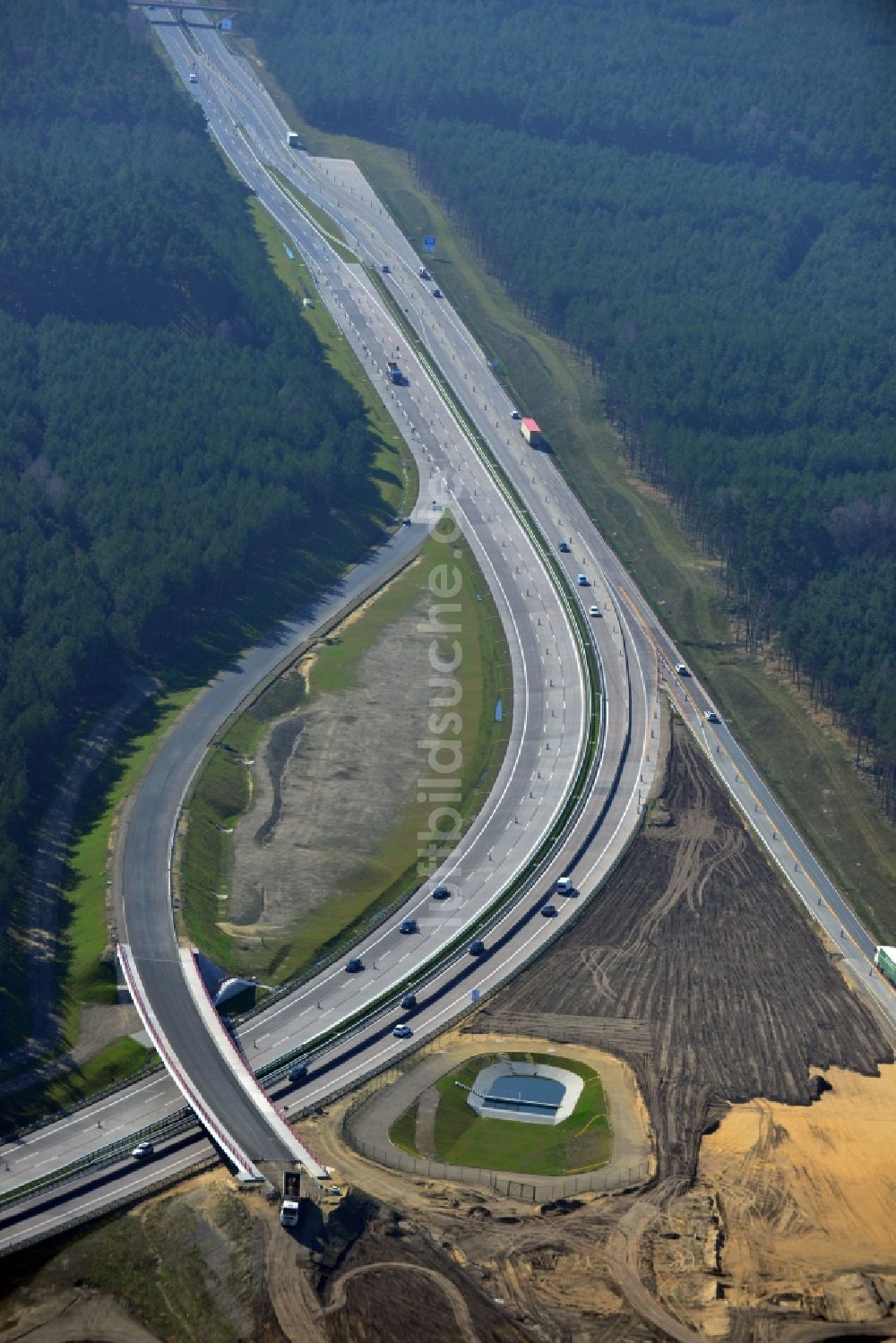 Luftaufnahme Groß Ziethen - Baustelle zum Um- und Ausbau des Autobahndreieck AD Havelland im Bundesland Brandenburg