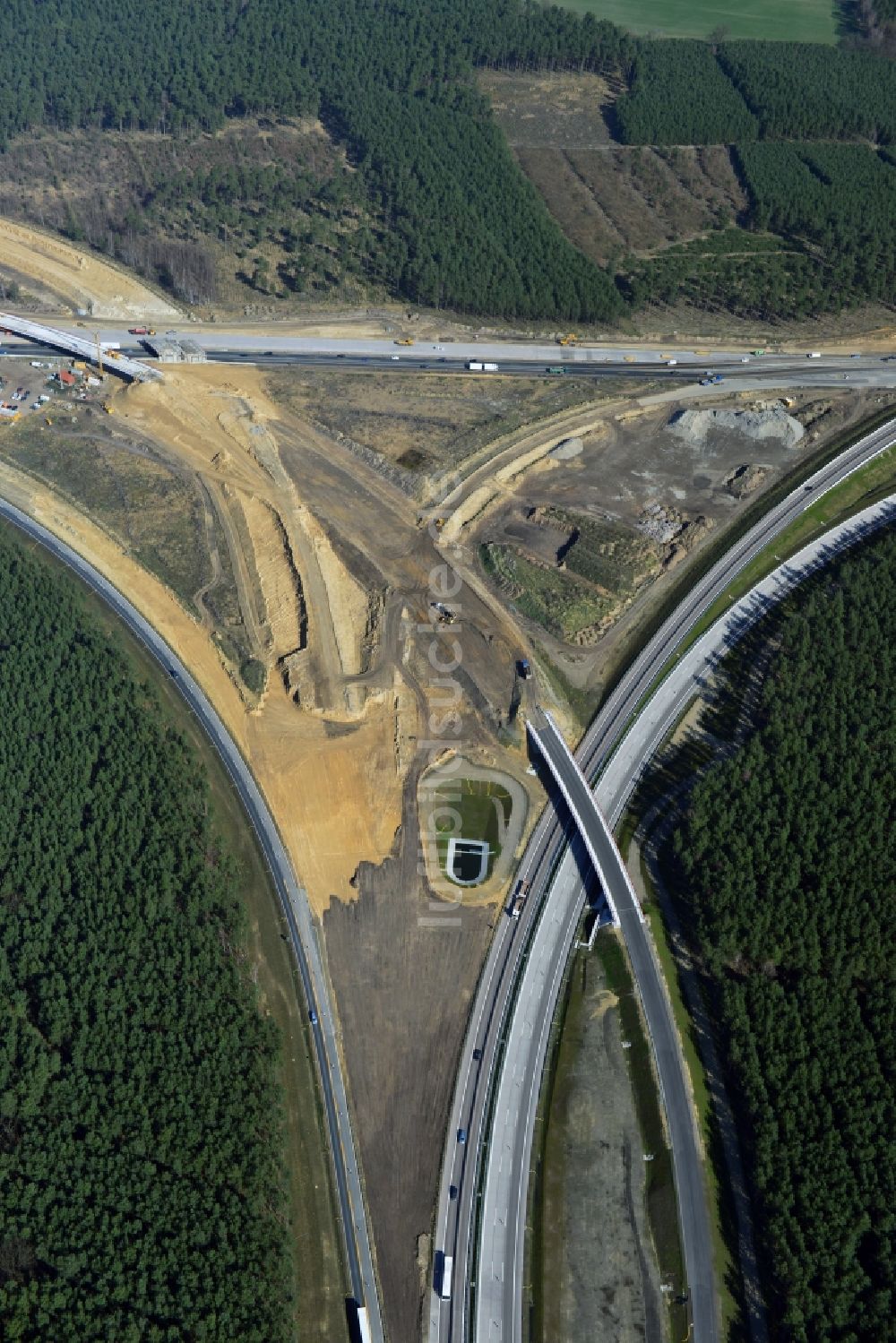 Groß Ziethen aus der Vogelperspektive: Baustelle zum Um- und Ausbau des Autobahndreieck AD Havelland im Bundesland Brandenburg