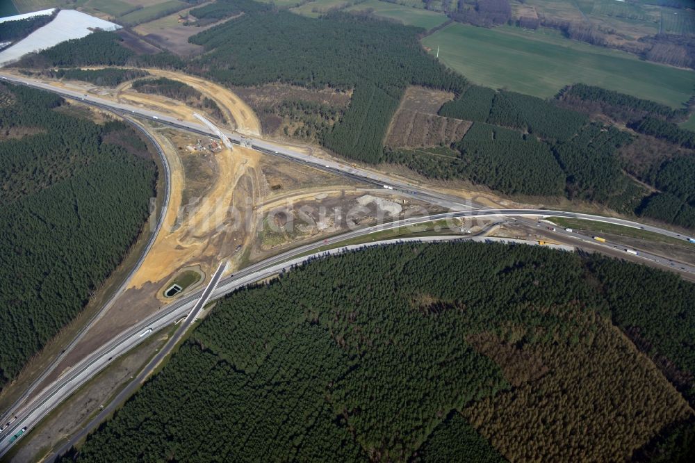 Luftaufnahme Groß Ziethen - Baustelle zum Um- und Ausbau des Autobahndreieck AD Havelland im Bundesland Brandenburg