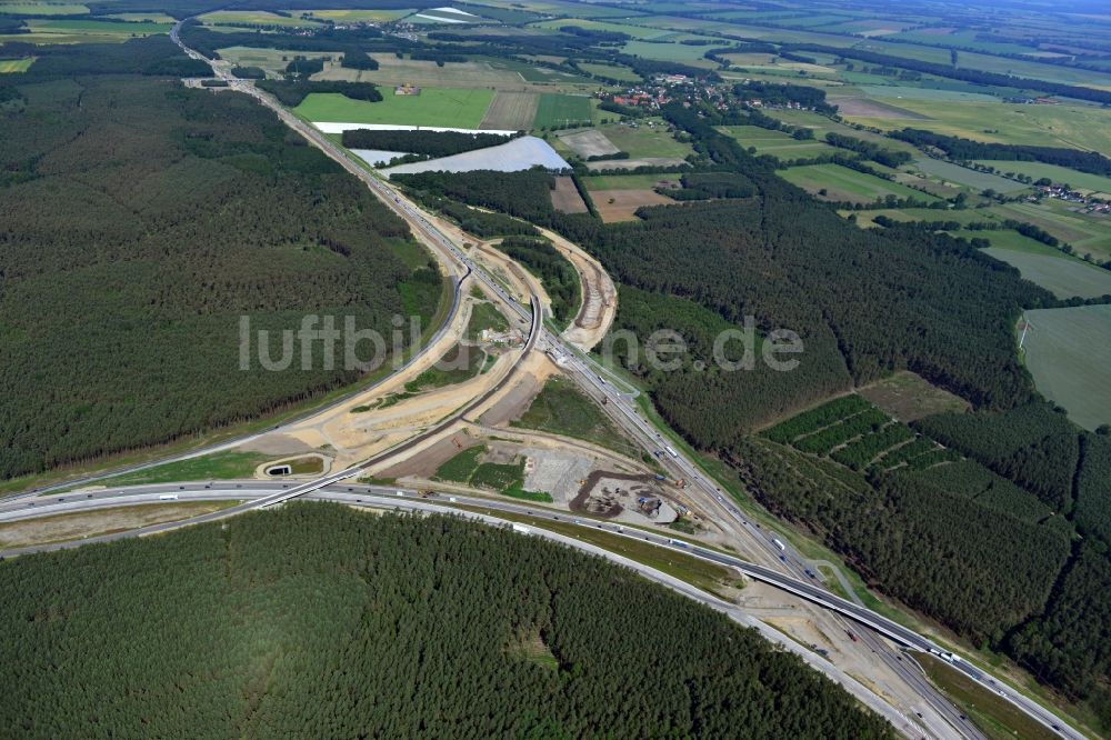 Groß Ziethen aus der Vogelperspektive: Baustelle zum Um- und Ausbau des Autobahndreieck AD Havelland im Bundesland Brandenburg