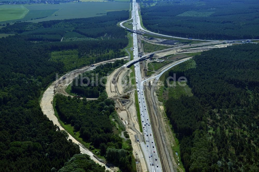 Luftbild Groß Ziethen - Baustelle zum Um- und Ausbau des Autobahndreieck AD Havelland im Bundesland Brandenburg