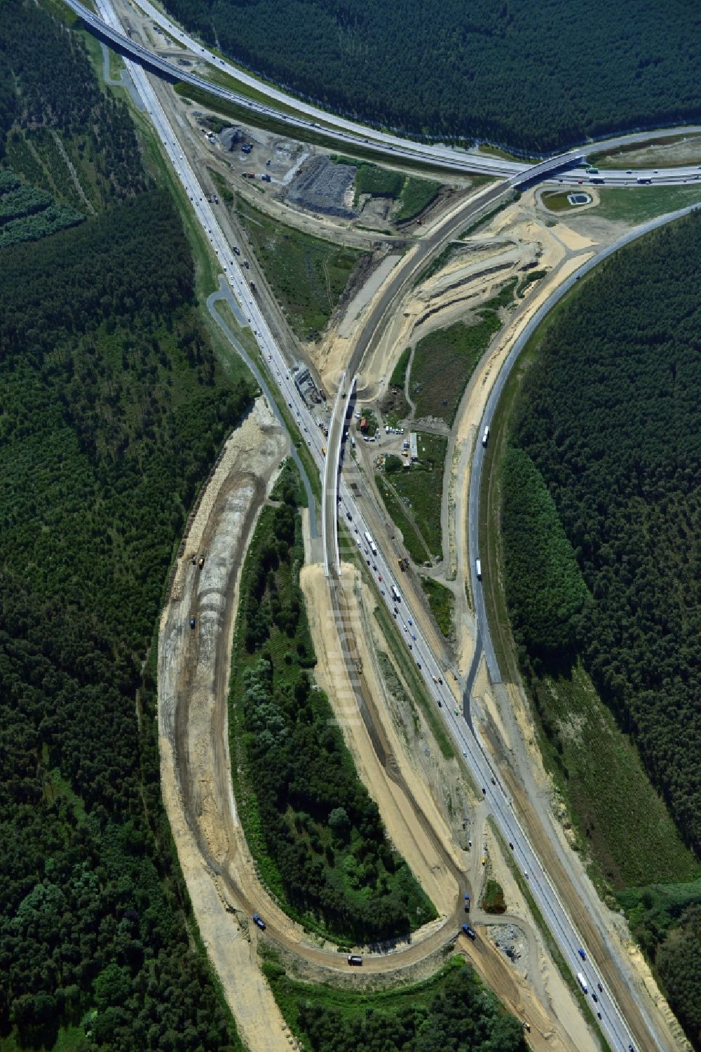 Groß Ziethen aus der Vogelperspektive: Baustelle zum Um- und Ausbau des Autobahndreieck AD Havelland im Bundesland Brandenburg