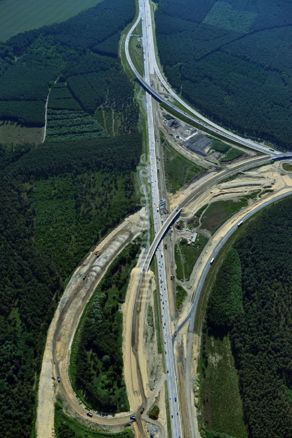 Luftbild Groß Ziethen - Baustelle zum Um- und Ausbau des Autobahndreieck AD Havelland im Bundesland Brandenburg