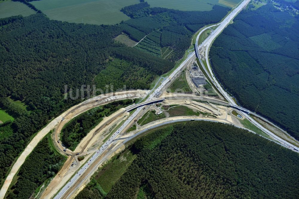 Luftaufnahme Groß Ziethen - Baustelle zum Um- und Ausbau des Autobahndreieck AD Havelland im Bundesland Brandenburg