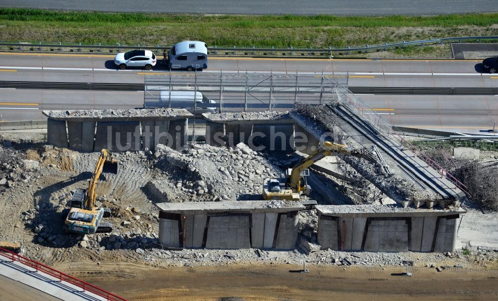 Groß Ziethen aus der Vogelperspektive: Baustelle zum Um- und Ausbau des Autobahndreieck AD Havelland im Bundesland Brandenburg