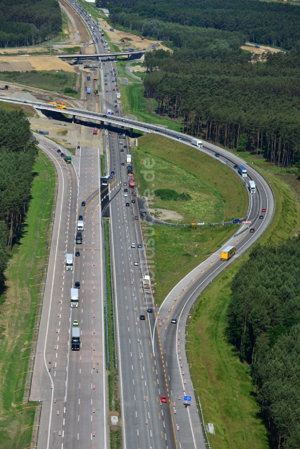 Luftbild Groß Ziethen - Baustelle zum Um- und Ausbau des Autobahndreieck AD Havelland im Bundesland Brandenburg