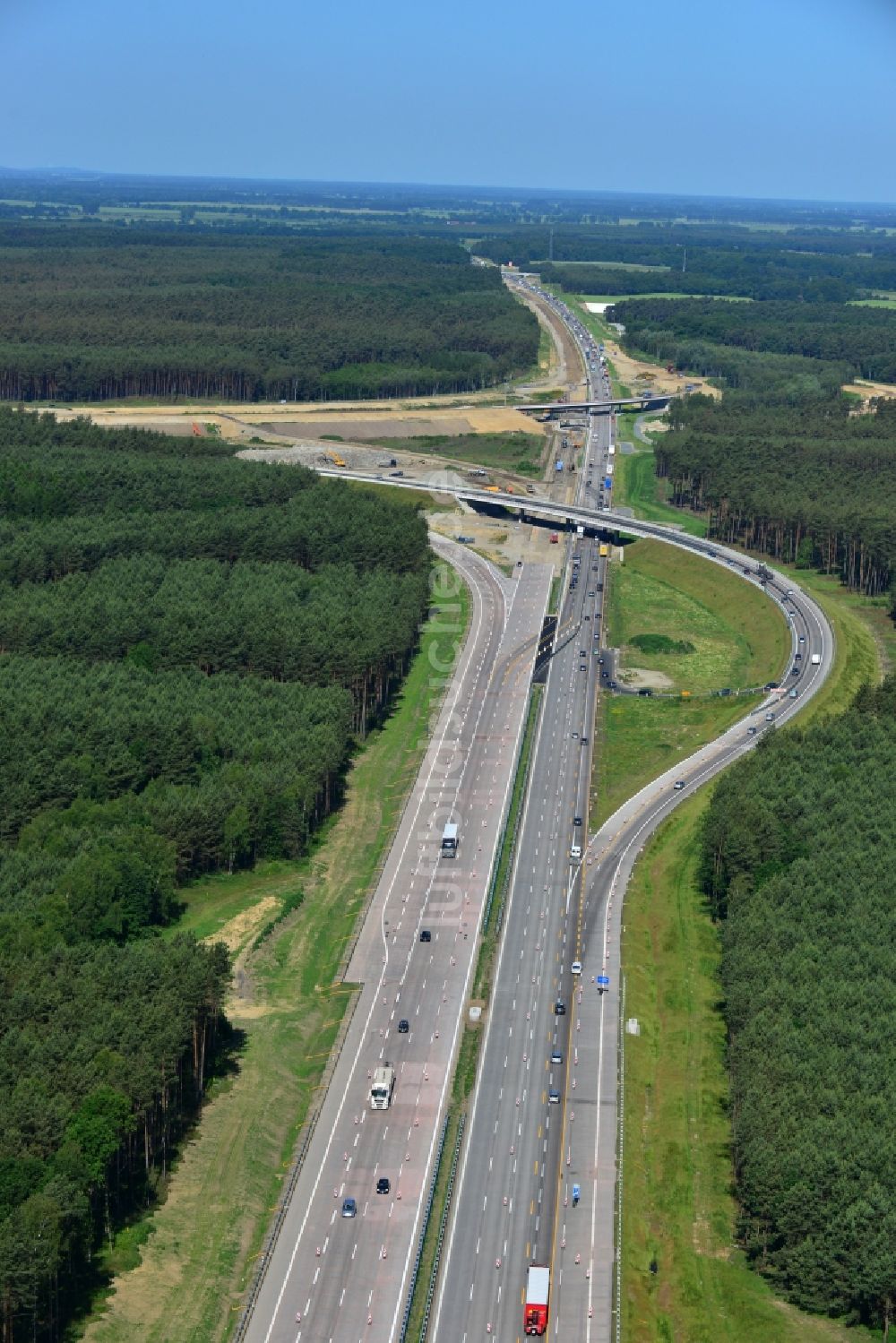 Groß Ziethen von oben - Baustelle zum Um- und Ausbau des Autobahndreieck AD Havelland im Bundesland Brandenburg