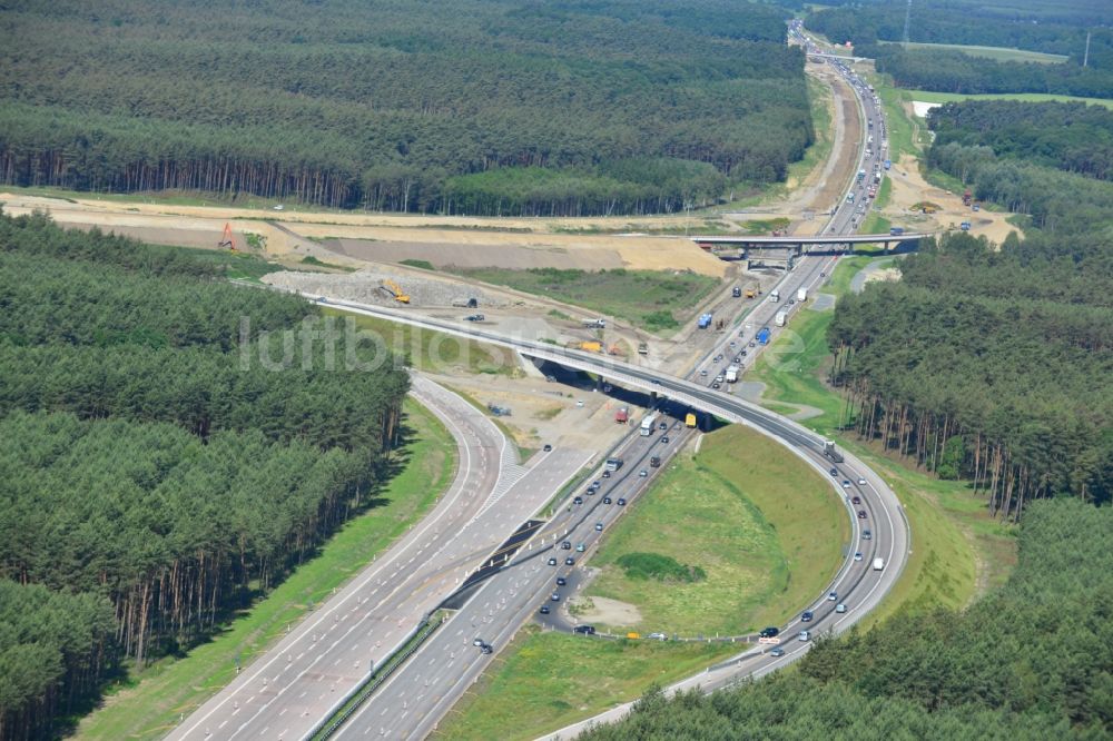 Luftbild Groß Ziethen - Baustelle zum Um- und Ausbau des Autobahndreieck AD Havelland im Bundesland Brandenburg