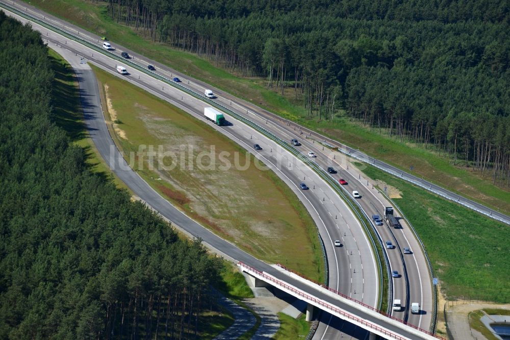 Luftaufnahme Groß Ziethen - Baustelle zum Um- und Ausbau des Autobahndreieck AD Havelland im Bundesland Brandenburg