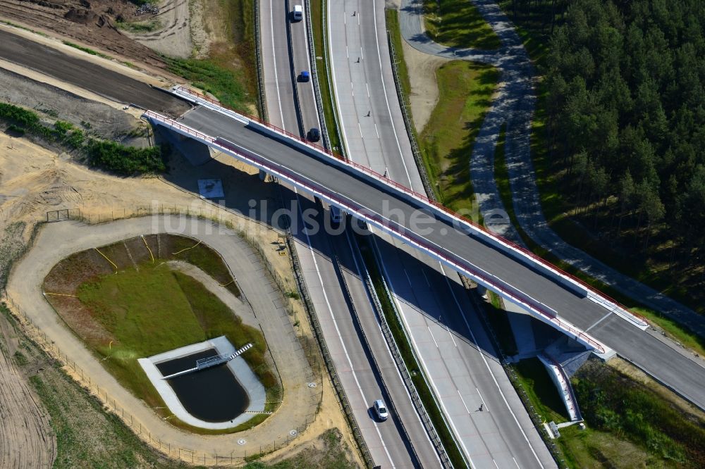 Luftaufnahme Groß Ziethen - Baustelle zum Um- und Ausbau des Autobahndreieck AD Havelland im Bundesland Brandenburg