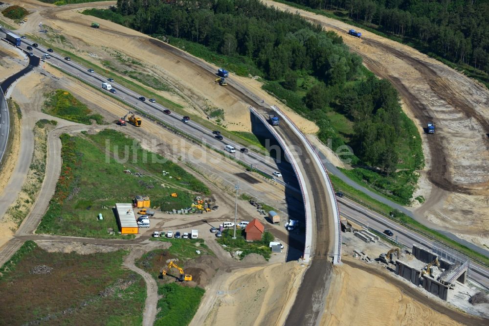 Luftbild Groß Ziethen - Baustelle zum Um- und Ausbau des Autobahndreieck AD Havelland im Bundesland Brandenburg