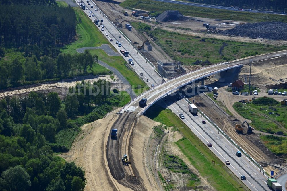 Groß Ziethen aus der Vogelperspektive: Baustelle zum Um- und Ausbau des Autobahndreieck AD Havelland im Bundesland Brandenburg