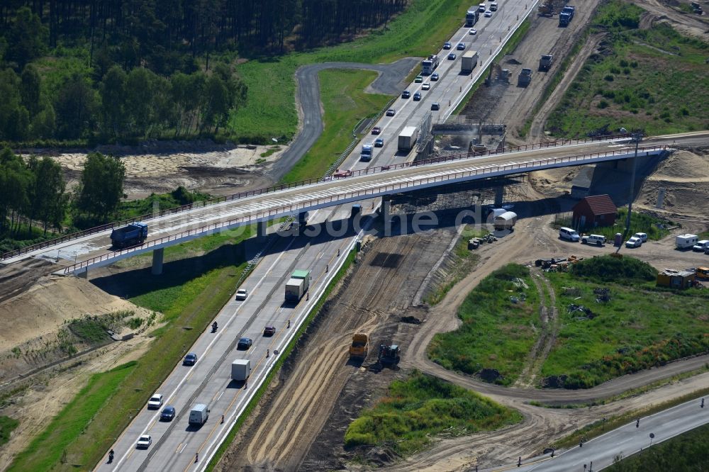 Luftaufnahme Groß Ziethen - Baustelle zum Um- und Ausbau des Autobahndreieck AD Havelland im Bundesland Brandenburg