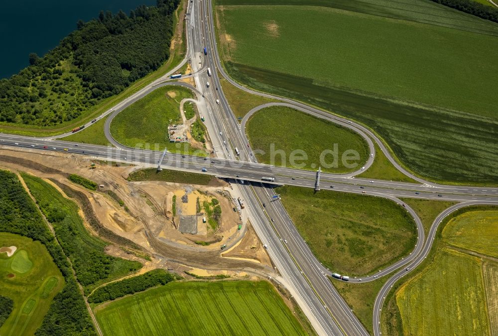 Luftaufnahme Duisburg - Baustelle zum Ausbau des Autobahnkreuz Duisburg-Süd B288 und der BAB Autobahn A59 in Duisburg im Bundesland Nordrhein-Westfalen