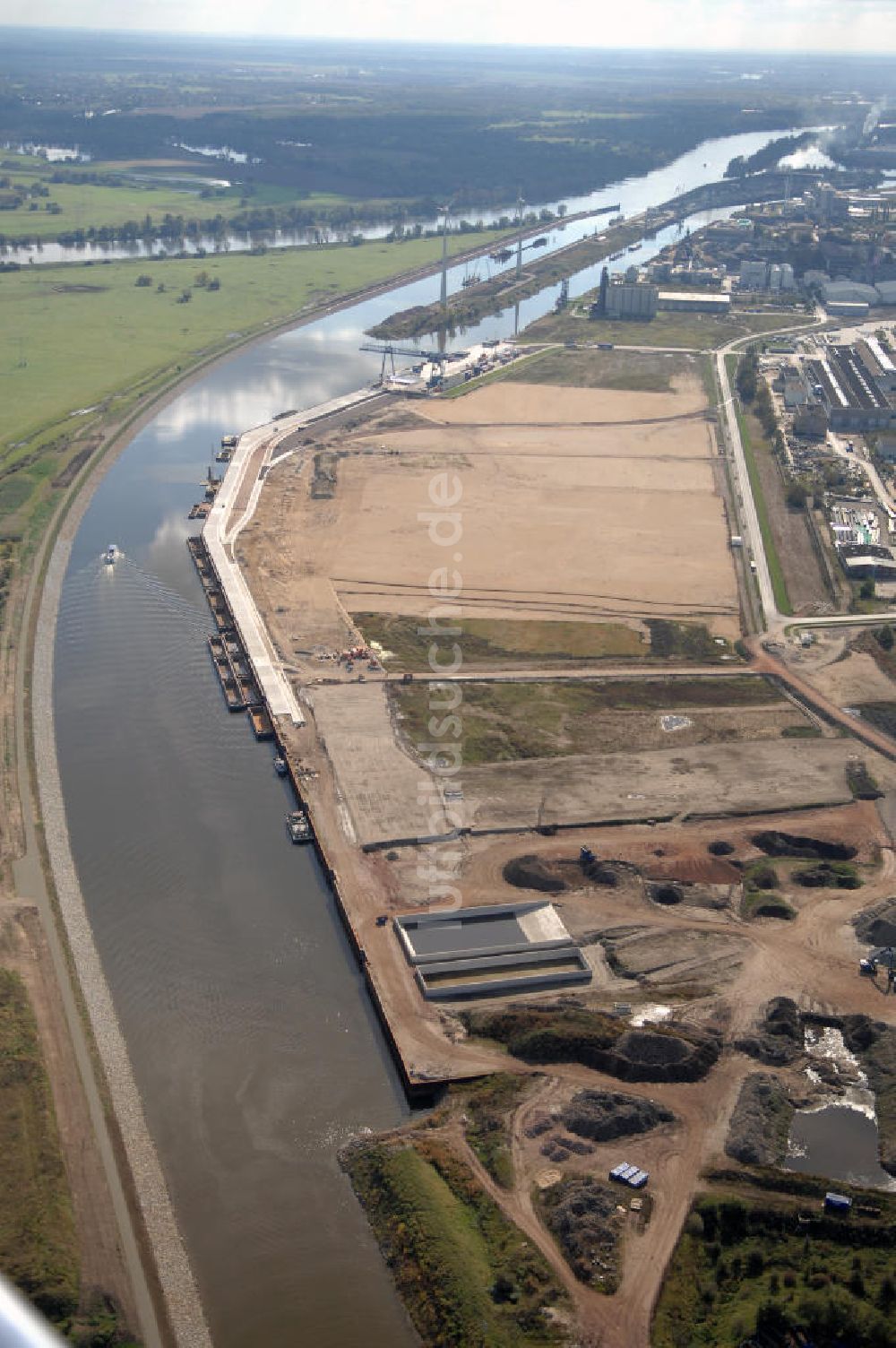 Luftbild Magdeburg - Baustelle zum Ausbau des Binnenhafens