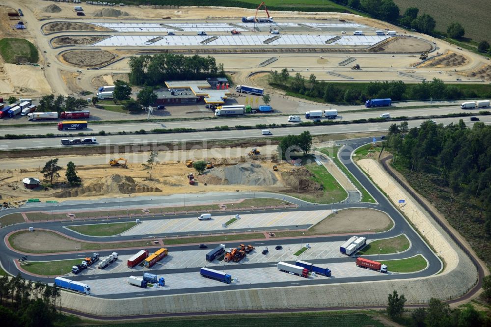 Luftbild Behringen - Baustelle zum Ausbau der LKW- Parkplätze an der BAB Bundesautobahn A7 an der Raststätte Brunautal bei Behringen in Niedersachsen