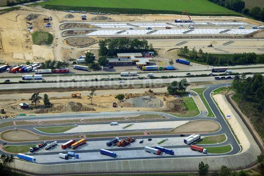 Behringen von oben - Baustelle zum Ausbau der LKW- Parkplätze an der BAB Bundesautobahn A7 an der Raststätte Brunautal bei Behringen in Niedersachsen