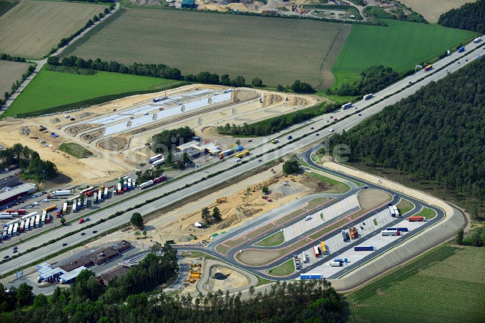 Luftbild Behringen - Baustelle zum Ausbau der LKW- Parkplätze an der BAB Bundesautobahn A7 an der Raststätte Brunautal bei Behringen in Niedersachsen