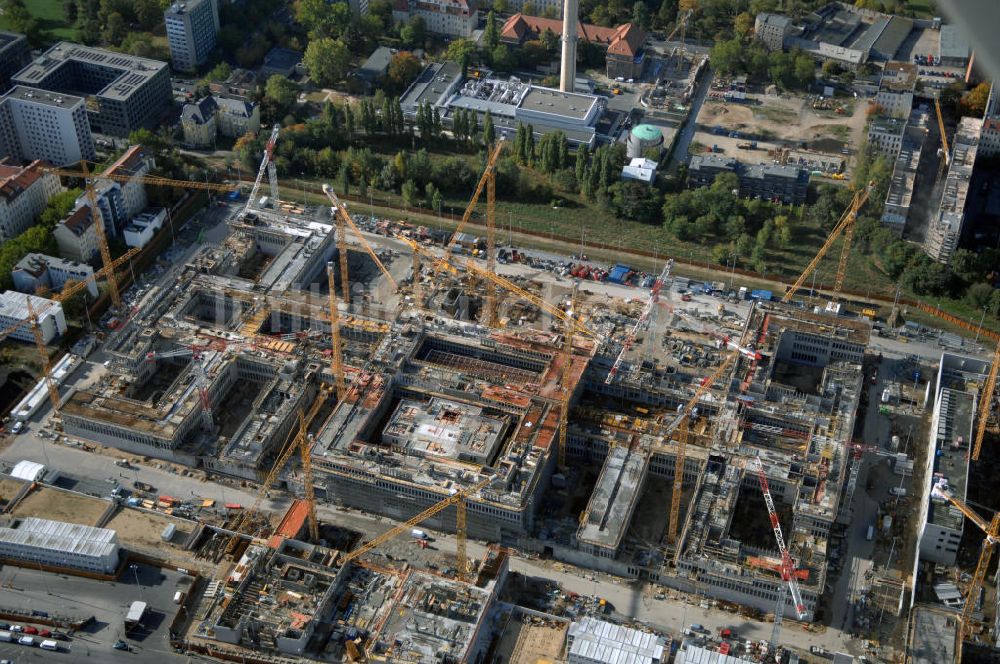 Luftbild Berlin - Baustelle zum BND Neubau im Bezirk Mitte