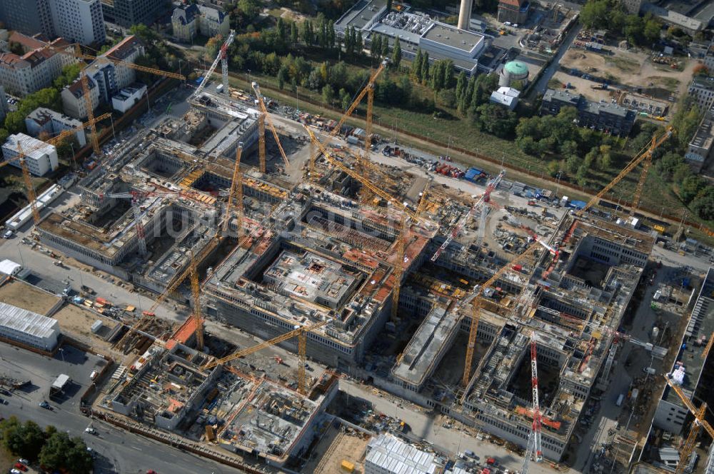 Luftaufnahme Berlin - Baustelle zum BND Neubau im Bezirk Mitte