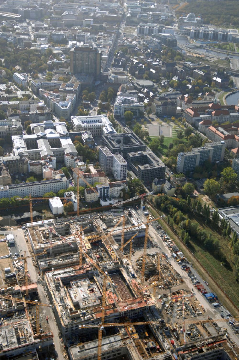 Berlin von oben - Baustelle zum BND Neubau im Bezirk Mitte