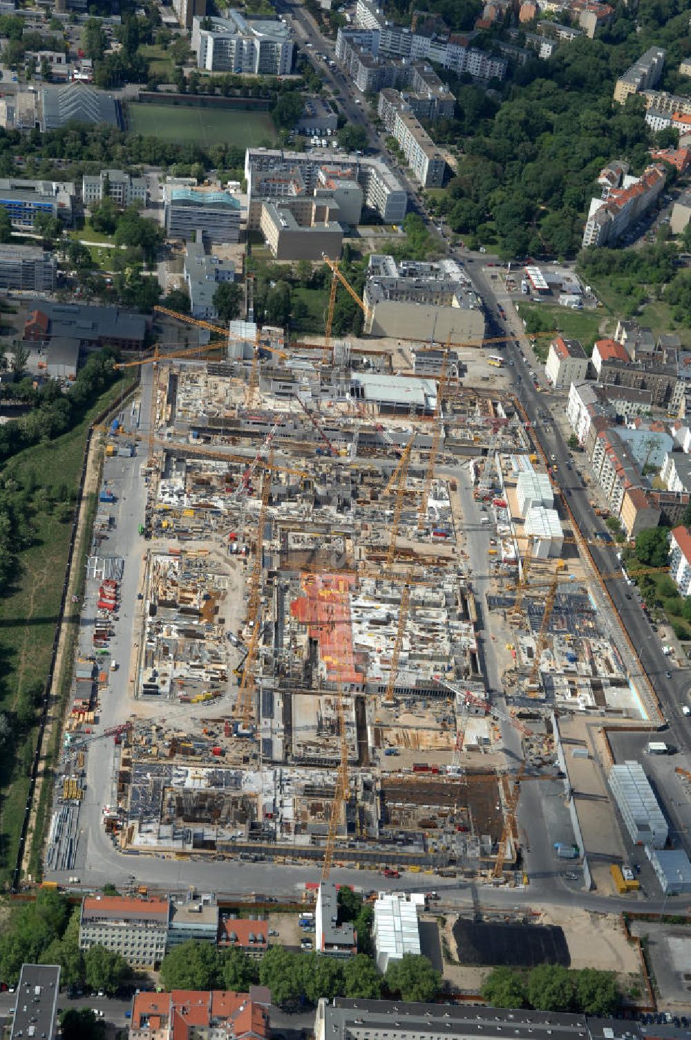 Luftbild Berlin - Baustelle zum BND Neubau im Bezirk Mitte