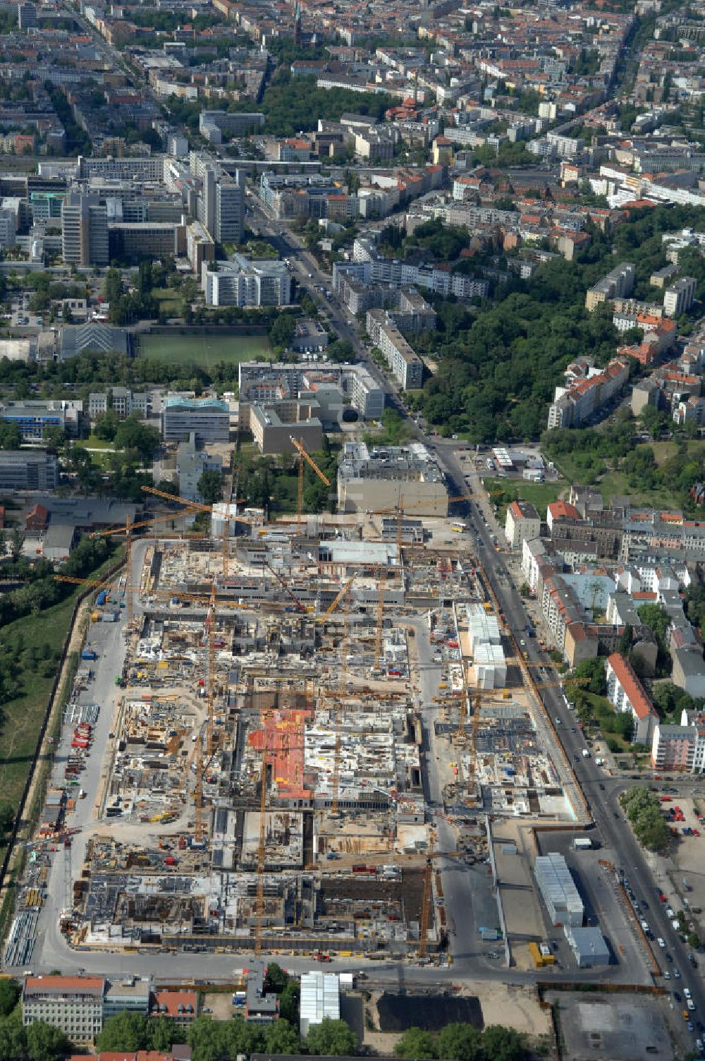 Luftaufnahme Berlin - Baustelle zum BND Neubau im Bezirk Mitte