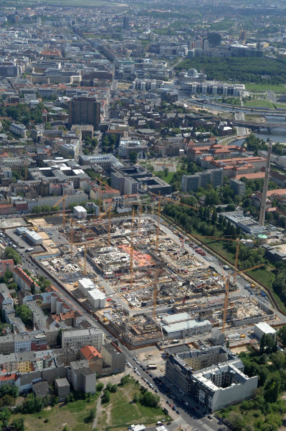 Luftaufnahme Berlin - Baustelle zum BND Neubau im Bezirk Mitte