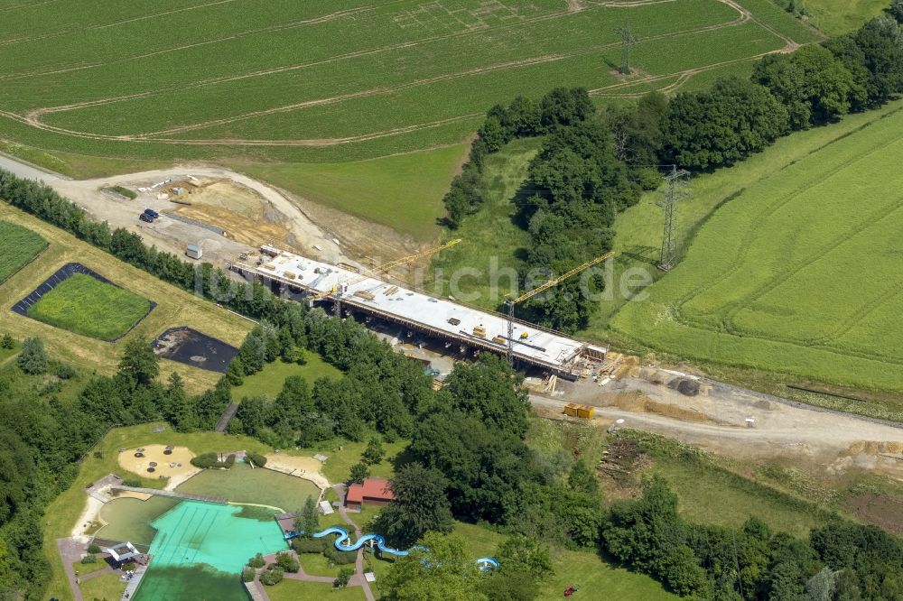 Luftaufnahme Mettmann - Baustelle zum Brückenneubau an der Lindenheider Strasse in Mettmann im Bundesland Nordrhein-Westfalen