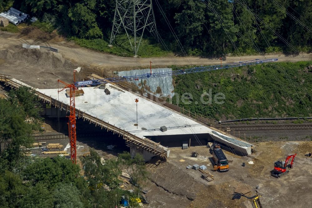 Luftbild Mettmann - Baustelle zum Brückenneubau an der Lindenheider Strasse in Mettmann im Bundesland Nordrhein-Westfalen