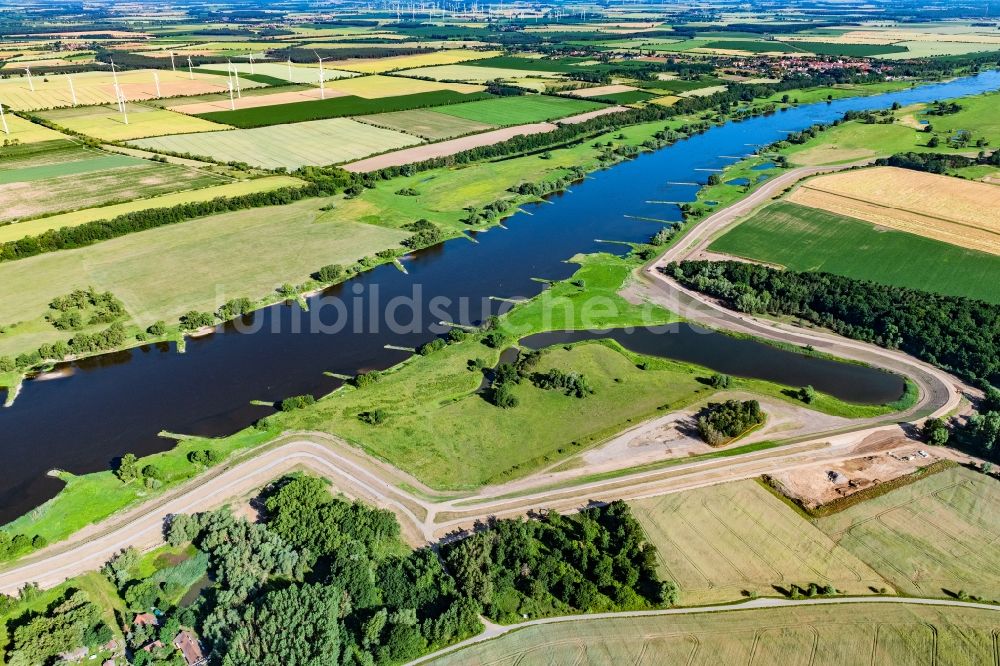 Neuermark-Lübars von oben - Baustelle zum Deich- Schutzstreifen Elbe in Neuermark-Lübars im Bundesland Sachsen-Anhalt, Deutschland