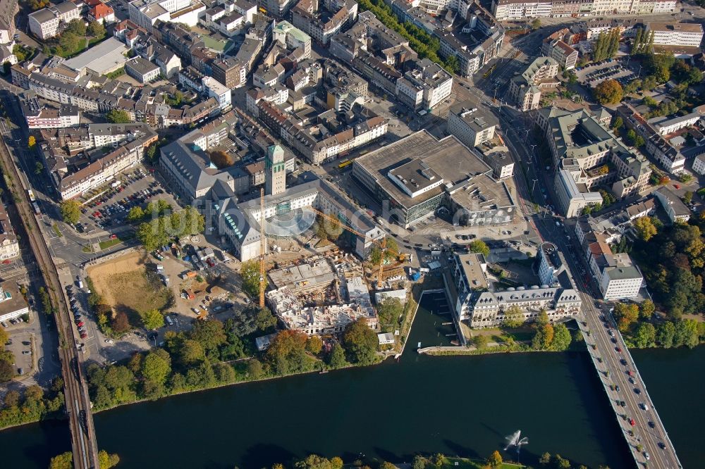 Luftbild Mülheim an der Ruhr - Baustelle zum Erweiterungsbau des Rathauses am Flußufer in Mülheim an der Ruhr im Bundesland Nordrhein-Westfalen