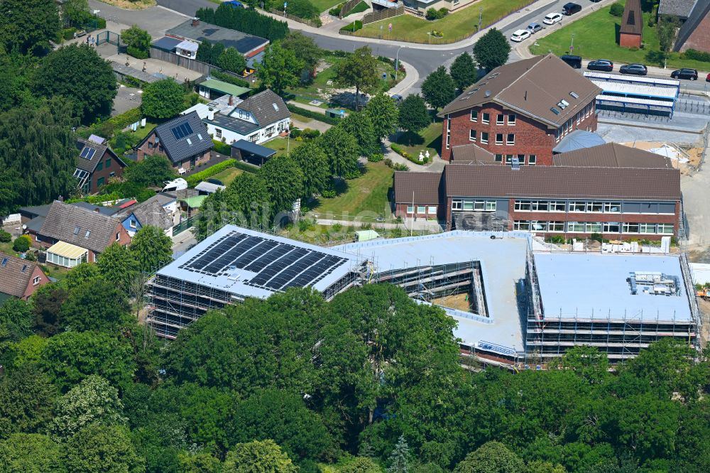 Meldorf aus der Vogelperspektive: Baustelle zum Erweiterungsbau des Schulgebäudes der Gemeinschaftsschule Meldorf in Meldorf im Bundesland Schleswig-Holstein, Deutschland