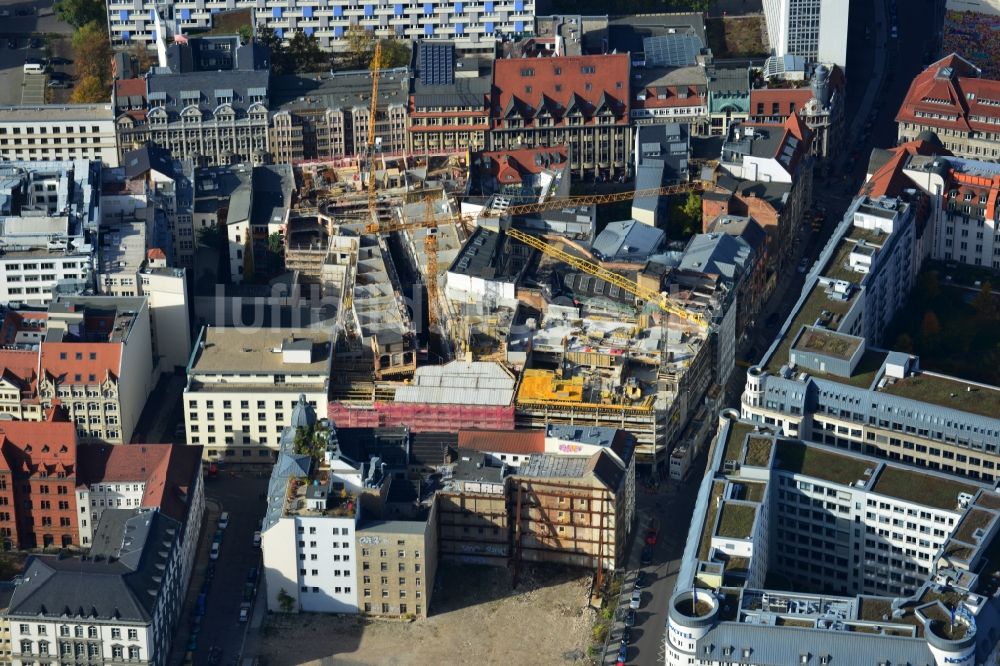 Luftaufnahme Leipzig - Baustelle zum Hotel - Neubau der Motel One Gruppe im Areal an der Ritterstraße - Nikolaistraße im Zentrum von Lepzig in Sachsen