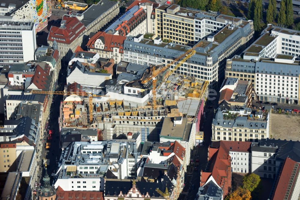 Leipzig aus der Vogelperspektive: Baustelle zum Hotel - Neubau der Motel One Gruppe im Areal an der Ritterstraße - Nikolaistraße im Zentrum von Lepzig in Sachsen