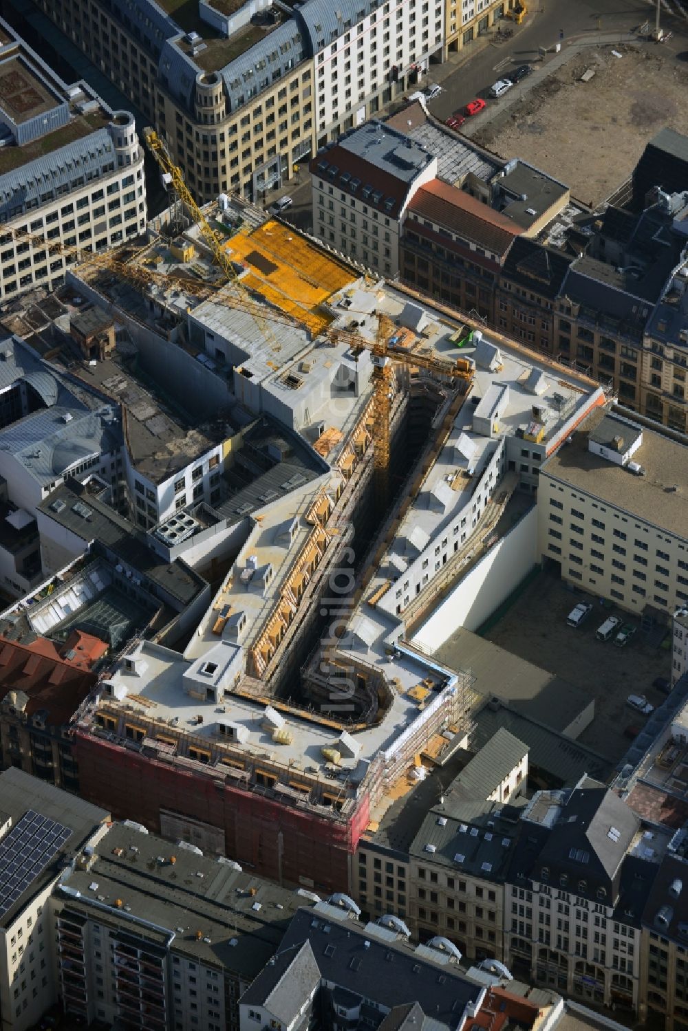 Luftaufnahme Leipzig - Baustelle zum Hotel - Neubau der Motel One Gruppe im Areal an der Ritterstraße - Nikolaistraße im Zentrum von Lepzig in Sachsen