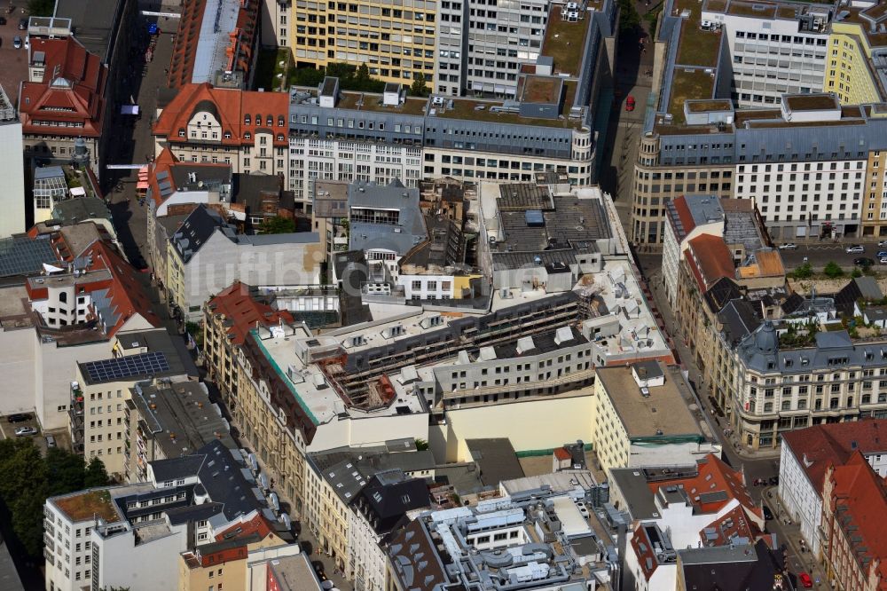 Luftaufnahme Leipzig - Baustelle zum Hotel - Neubau der Motel One Gruppe im Areal an der Ritterstraße - Nikolaistraße im Zentrum von Lepzig in Sachsen