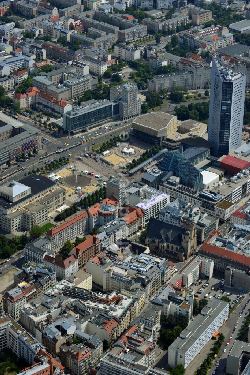 Luftaufnahme Leipzig - Baustelle zum Hotel - Neubau der Motel One Gruppe im Areal an der Ritterstraße - Nikolaistraße im Zentrum von Lepzig in Sachsen