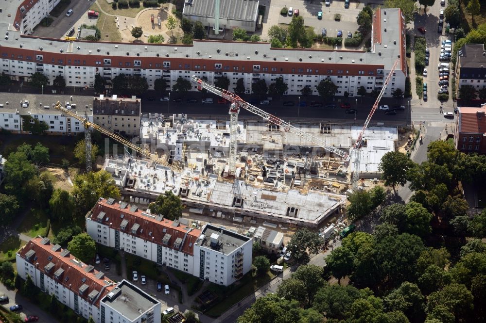 Berlin Köpenick von oben - Baustelle zum KÖWOGE- Wohnungsneubau an der Glienicker Ecke Adlershofer Straße in Köpenick in Berlin