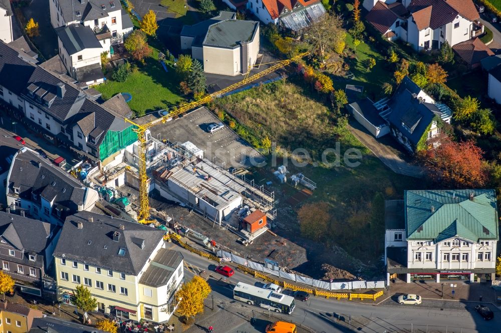 Arnsberg von oben - Baustelle zum Neubau von Apartmenthäusern des Projekts Neues Wohnen an der Bömerstraße am Neumarkt in Arnsberg im Bundesland Nordrhein-Westfalen