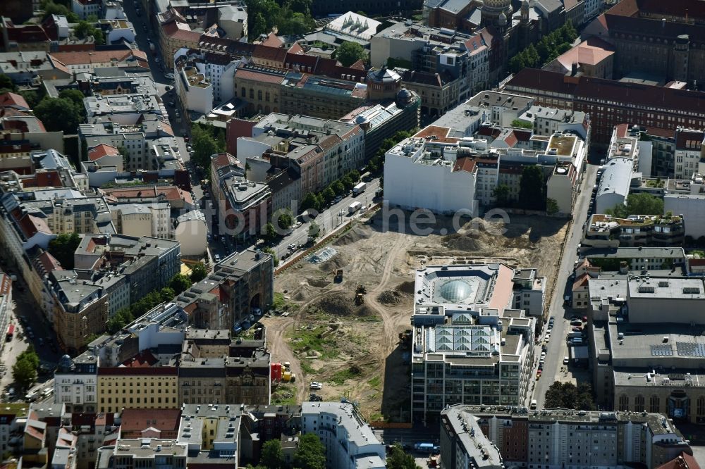 Berlin von oben - Baustelle zum Neubau auf dem Areal am Tacheles an der Oranienburger Straße im Ortsteil Mitte in Berlin, Deutschland